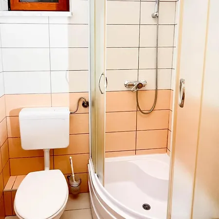 בית הארחה Danica יהורינה